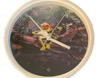 Reloj de pared de 9" con la Conexión Arcoíris de Kermit