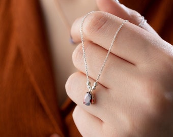 Piedra natal de enero, collar con forma de lágrima, collar con piedra natal, colgante de granate, joyería con piedra natal, collar con piedras preciosas, collar de cumpleaños