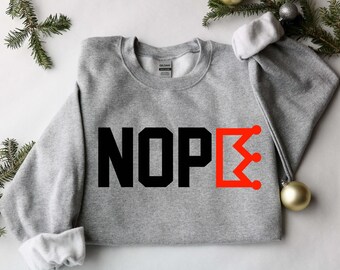 No Kings Sweatshirt Revolutionary Statement Unisex Crewneck Political Activism Graphic Sweater Democracy Gift Christmas Apparel