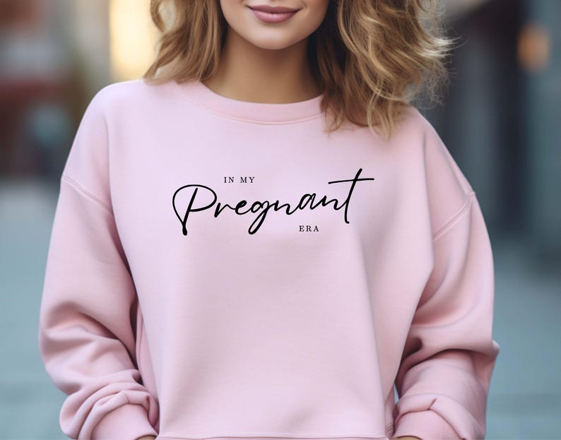 Sudadera "En mi era de embarazo", sudadera de embarazo, sudadera para mamá, regalo para mamá primeriza, regalo para revelar un bebé, anuncio de embarazo imagen 3