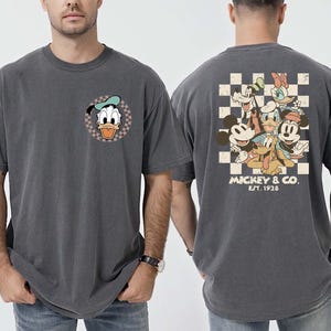 Comfort Colors Retro Mickey and Friends Shirt, Front and Back Disneyland Tee, Mickey and Co Sweatshirt, Disney World Vacation Gift afbeelding 1