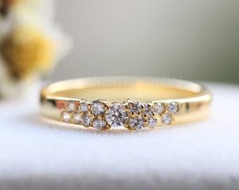 Vintage Cluster Diamond Wedding Band, Round Cut Moissanite Stackable Band, Flush Set Round Diamond Band, Thick Gold Anniversary Band