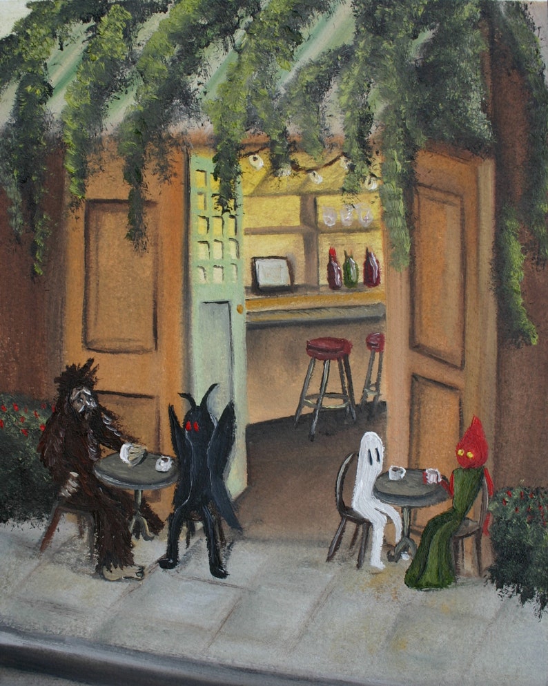 K&ouml;nnte beinhalten: Ein Gem&auml;lde, das eine Caf&eacute;szene mit vier Figuren zeigt, die an Tischen drau&szlig;en sitzen. Die Figuren sind ein gro&szlig;es, pelziges Wesen, eine schwarze Figur mit roten Augen, eine wei&szlig;e, geisterhafte Figur und eine rote Figur in einem gr&uuml;nen Kleid. Das Caf&eacute; hat ein gr&uuml;nes Vordach und eine Holzt&uuml;r.
