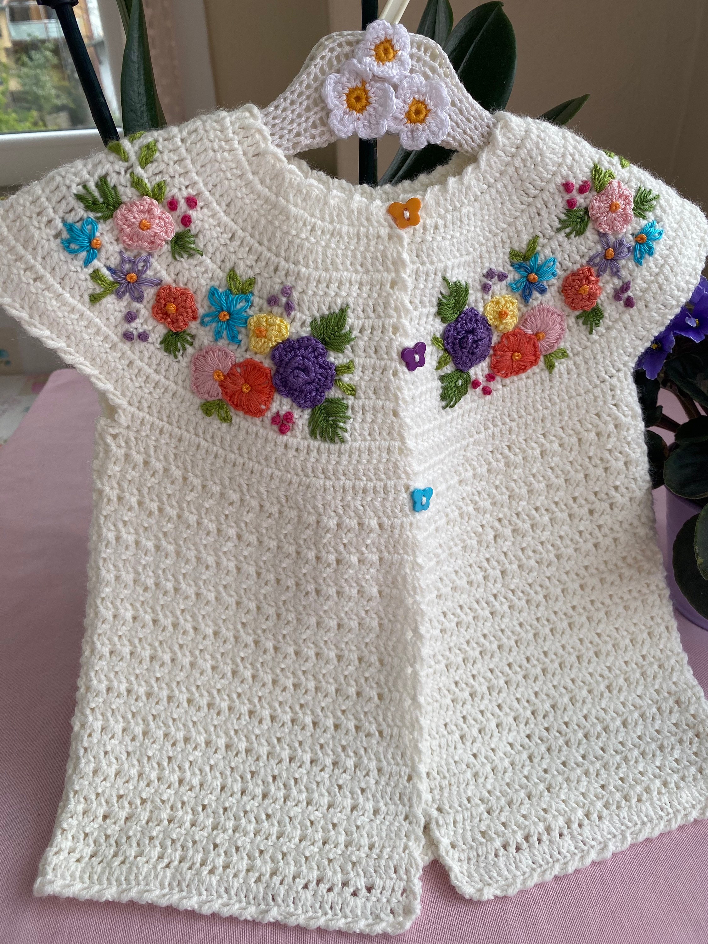 Hand made baby girl vest, hand knit clothes for baby girl, flower baby girl vest, perfect gift for birthdays.