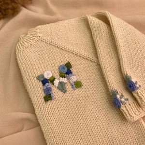 Cárdigan para niña personalizado, cárdigan bordado con letras, suéter para bebé con diseño personalizado, atuendo maravilloso para niña, suéter con nombre para bebé.