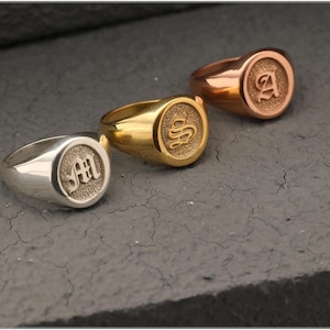 Personalized Initial Signet Ring in Gold Silver Rose Gold – Custom Old English Letter Ring – Gift for Her Him Anniversary Birthday Jewelry