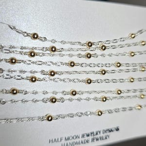 Chaîne en métal mélangé or 14 carats et argent sterling, chaîne bicolore délicate et durable, faite main Chaîne unique au pied