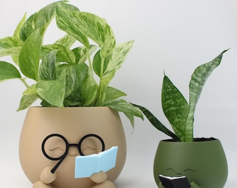 Set of two wizard and Reading planter Pot - Gift for Readers - 3D Printed Succulent Planter for Bookshelf - Indoor and Outdoor Plant Pot