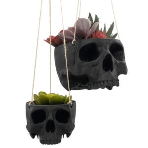 Skull Hanging Planter Pot, hanging kit included - Succulent Planter - 3D Printed - skull planter pot - halloween decor - Plant Horror Gothic