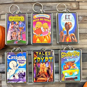 Halloween keychain, 90s movie, Double sided acrylic keychain, Halloween movies, spooky keychain