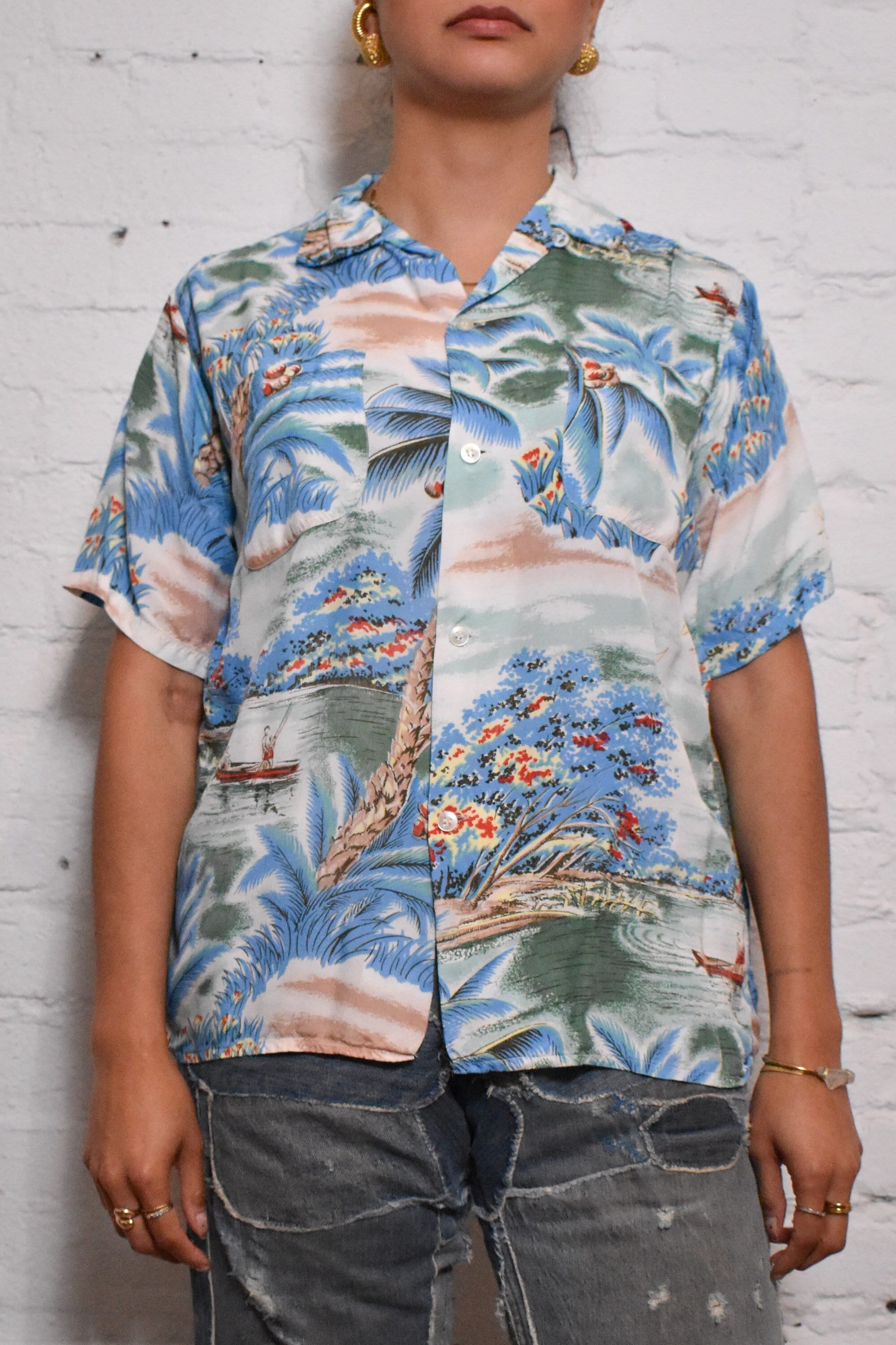 トップス 50s vintage rayon ALOHA shirt Vintage 1950s Rayon Novelty Hawaiian Shirt - Etsy