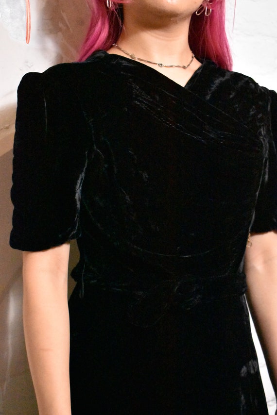 Vintage 1930s/40s Black Silk Rayon Velvet Dress - image 3