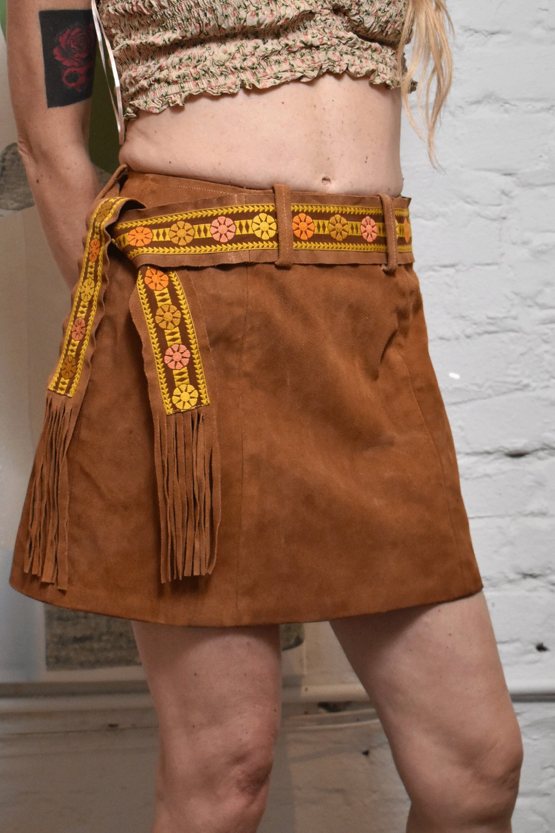 ★RAIVE★ Suede One Pocket Middle Skirt in Camel VW4SS12292 Suede One Pocket Middle Skirt in Camel VW4SS122-92 - 레이브