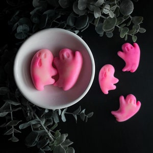 Ghost Wax Melts | spooky - gothic inspired - halloween - horror - autumn - fall - highly scented wax melts - gift idea