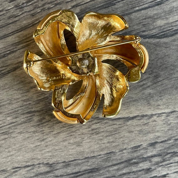 Vintage Monet Gold Tone Bow Brooch, Matte and Shi… - image 3