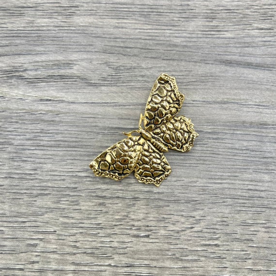 Vintage Textured Butterfly Gold Tone Brooch - image 2