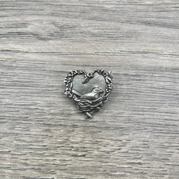 Vintage Birds & Blooms 2004 Bird Sitting on Nest Heart Pewter Small Brooch, Collectible 1 1/4" L