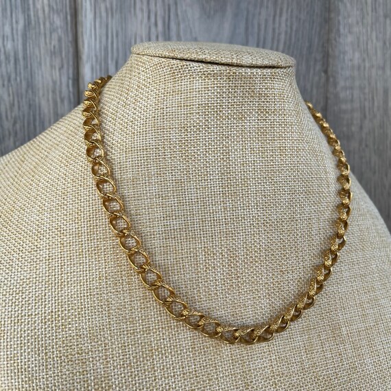 Vintage Napier Textured Gold Tone Chain Nacklace - image 3