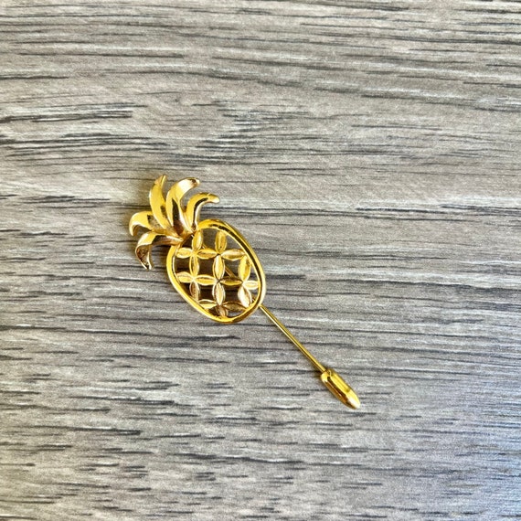 Vintage Avon Pineapple Gold Tone Small Stick Pin - image 1