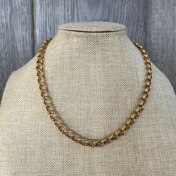 Vintage Napier Textured Gold Tone Chain Nacklace - image 1