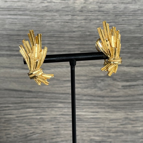 Vintage BSk Gold Tone Clip On Earrings - image 4