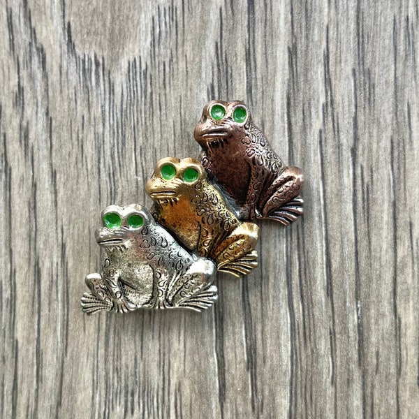 Vintage Stamp Work Frog Trio Brooch Copper Tone, Brass Tone and Pewter Tone Green Enamel Eyes, Amphibian Brooch