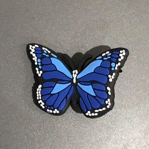 Adornos de mariposa con forma de cocodrilo para zuecos, accesorios para zapatos, rosa, azul, amarillo, verde y morado