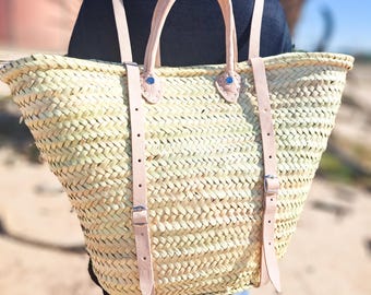 Handgeweven Marokkaanse strorugzak – leren riemen, boho-strandtas