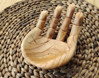 Signierte Handgeschnitzte Holz Handskulptur aus Suar Holz
