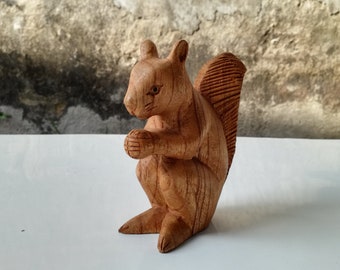 木製のリスの彫刻、リス愛好家、動物、木彫り、手作り、手彫り、家の
