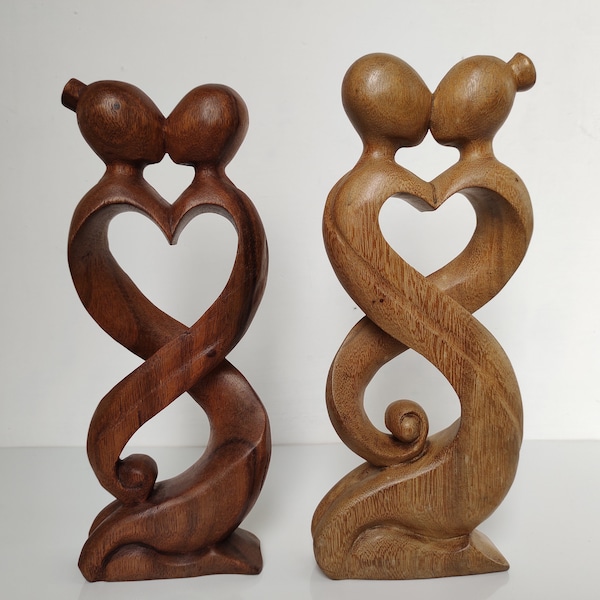 Wooden Love Sculpture "love wholeheartedly"