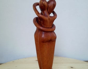 30 cm houten abstract paar knuffelen, Miss Expression