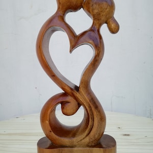 Suar Wood Kissing Couple Sculpture: Abstract Heart Figurine