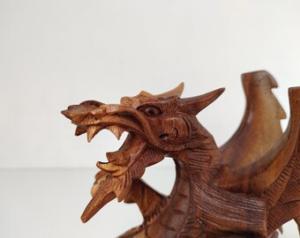 手彫りの木製龍の彫刻、「翼のある龍」 - Etsy 日本