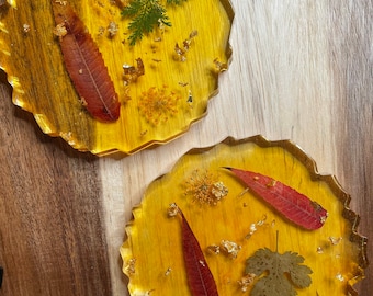 Set of 2 Large Gold Leaf Resin Coasters