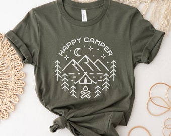 Camisa Happy Camper / Camisa Senderismo, Camisa Camper, Camping TShirt, Camisa De Viaje, Adventure TShirt, Regalo para Amantes de la Naturaleza, Van Life Tee