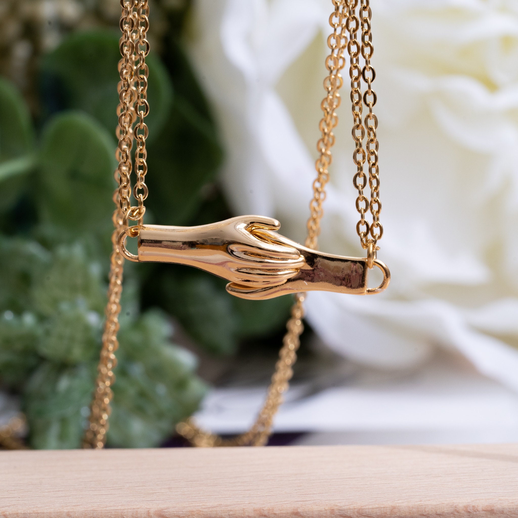 Hand pendant necklace deals