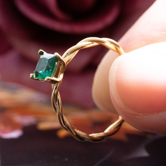 Crystal 2024 twist ring