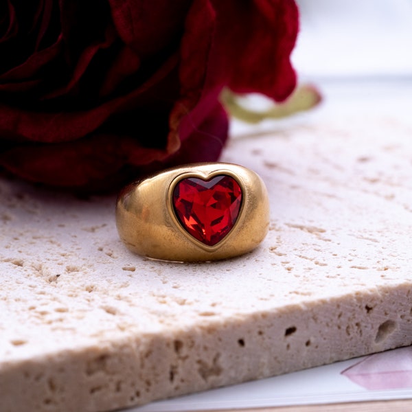 Chunky Red Heart Ring-Vintage Style Wide Band Gold Ring-Exaggerate Ruby Heart Large Ring-Cocktail Ring Grandma/Mother Gift Statement Ring