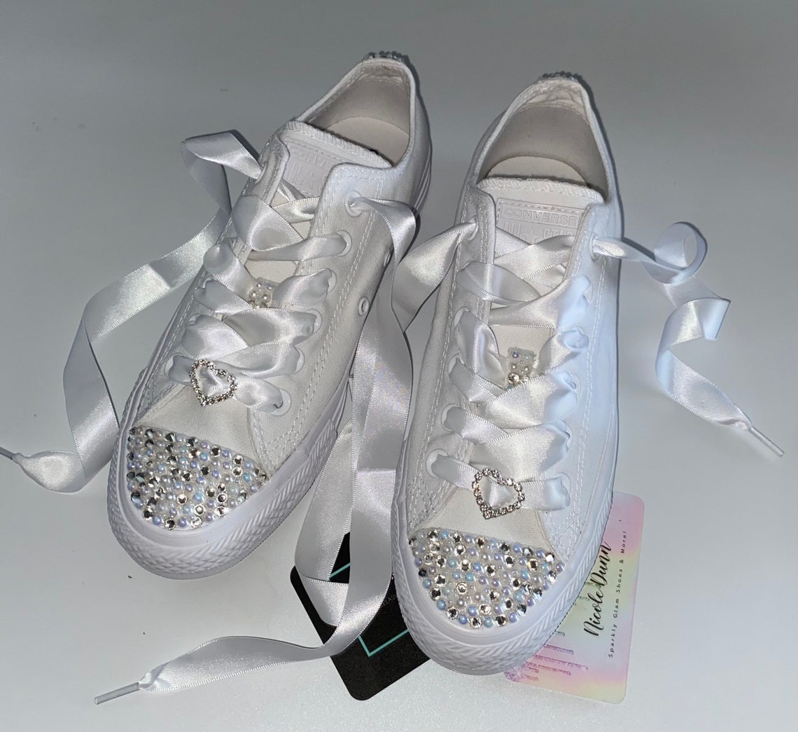 black converse with pearls