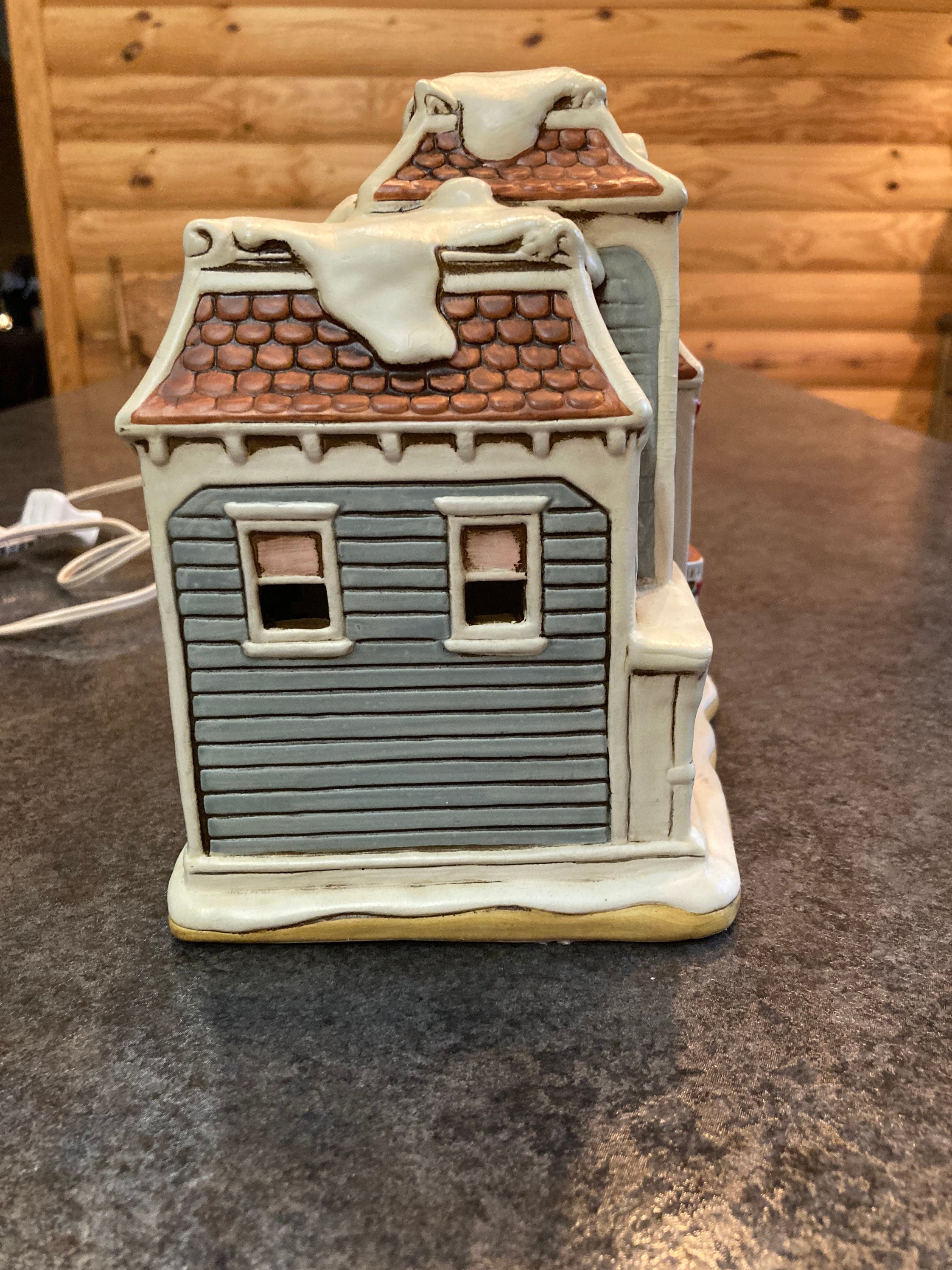 Lefton Colonial Village Collectors Guide - 0q16fbf