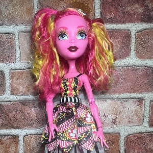 Furchteinflößend große 45 cm große Monster High Puppe Gooliope