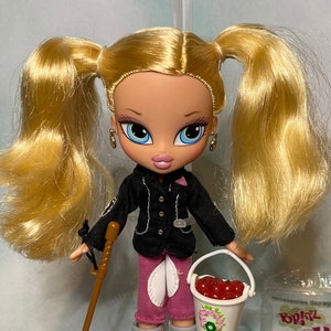 Diversión a caballo Cloe Bratz Kidz en traje original y accesorios