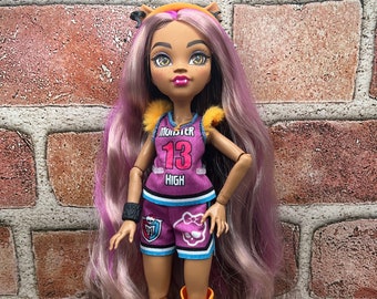 Ghoul Spirit Clawdeen Wolf In Original Outfit Monster High Doll *Read Info*