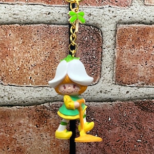 Vintage handgemaakte mintkleurige tulp sleutelhanger met bedel