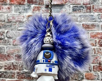 "Handgefertigter Schlüsselanhänger ""R2-D2"" von Disney Doorable."