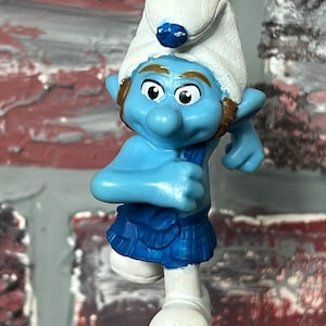 Handmade 2011 “Gutsy” Smurf Keychain