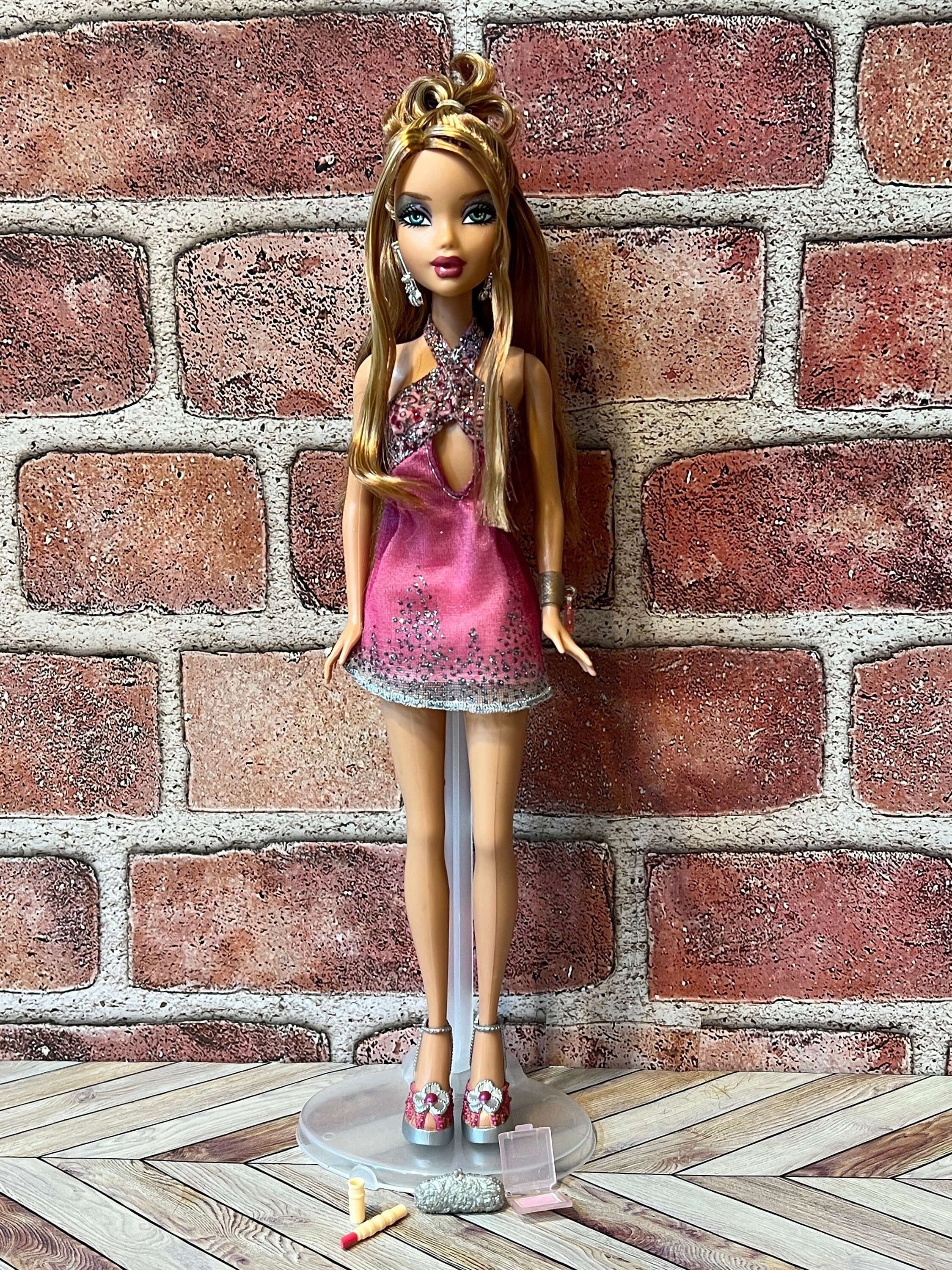 Vintage New My Scene Hollywood Bling Nia Doll in Original Outfit