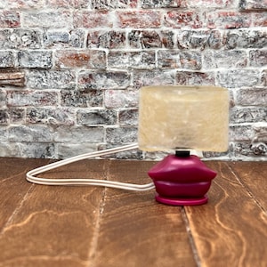 Vintage Bratz Doll Size Lip Lamp