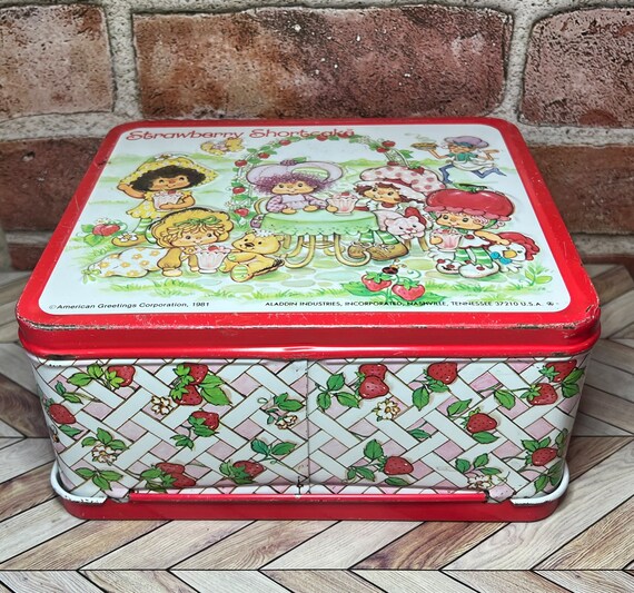 Vintage 1981 Metal “Strawberry Shortcake” Lunchpa… - image 7